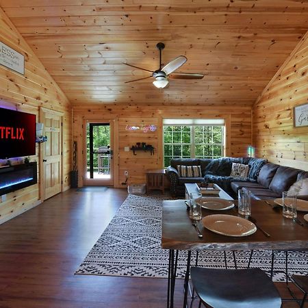 Enchanted Forest Cabin And Teepee! Lights & Laser Show! Private Hot Tub! Unique Stay! Sevierville Kültér fotó