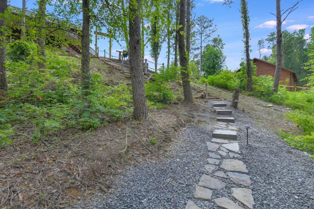 Enchanted Forest Cabin And Teepee! Lights & Laser Show! Private Hot Tub! Unique Stay! Sevierville Kültér fotó