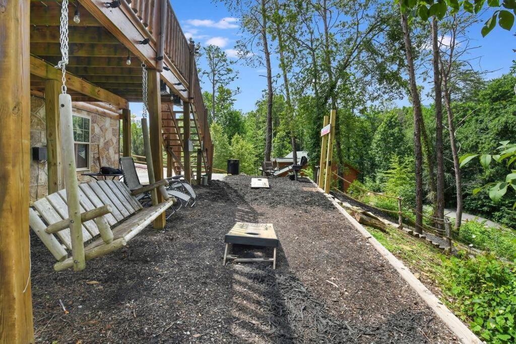 Enchanted Forest Cabin And Teepee! Lights & Laser Show! Private Hot Tub! Unique Stay! Sevierville Kültér fotó