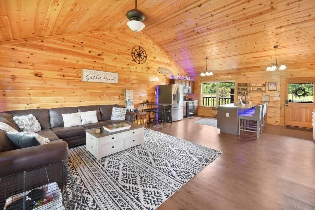 Enchanted Forest Cabin And Teepee! Lights & Laser Show! Private Hot Tub! Unique Stay! Sevierville Kültér fotó