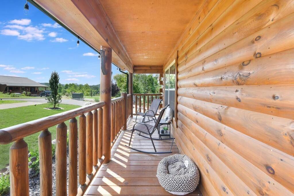 Enchanted Forest Cabin And Teepee! Lights & Laser Show! Private Hot Tub! Unique Stay! Sevierville Kültér fotó