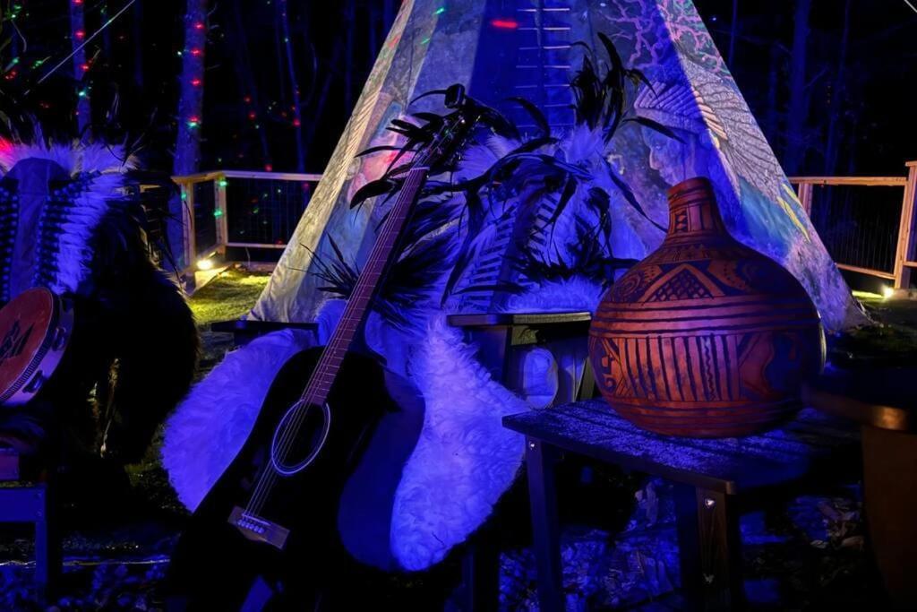 Enchanted Forest Cabin And Teepee! Lights & Laser Show! Private Hot Tub! Unique Stay! Sevierville Kültér fotó