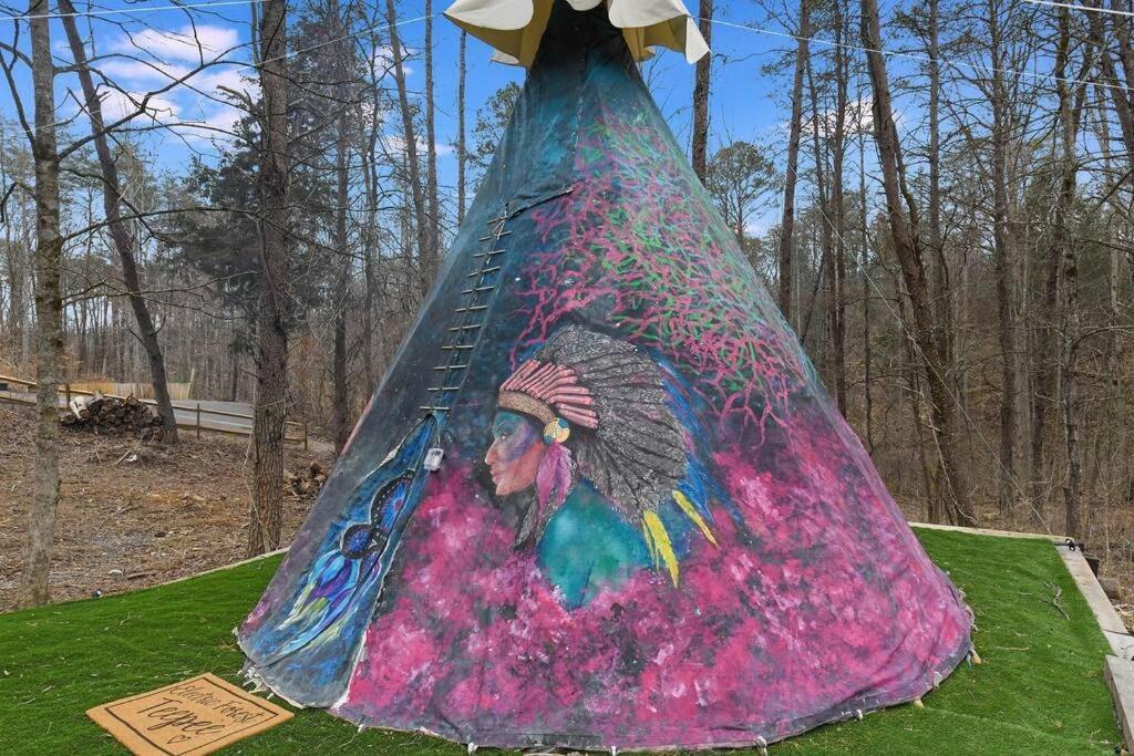 Enchanted Forest Cabin And Teepee! Lights & Laser Show! Private Hot Tub! Unique Stay! Sevierville Kültér fotó