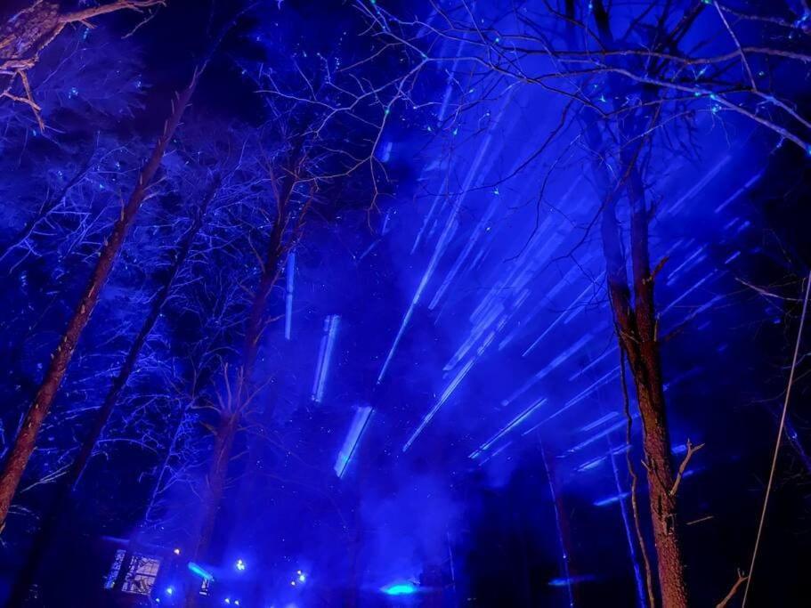 Enchanted Forest Cabin And Teepee! Lights & Laser Show! Private Hot Tub! Unique Stay! Sevierville Kültér fotó