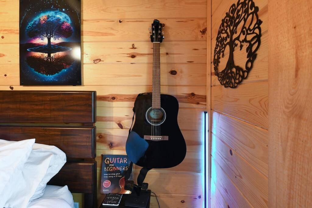 Enchanted Forest Cabin And Teepee! Lights & Laser Show! Private Hot Tub! Unique Stay! Sevierville Kültér fotó