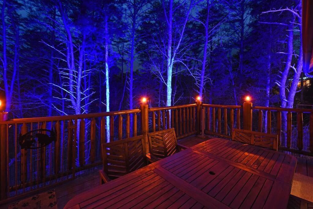 Enchanted Forest Cabin And Teepee! Lights & Laser Show! Private Hot Tub! Unique Stay! Sevierville Kültér fotó