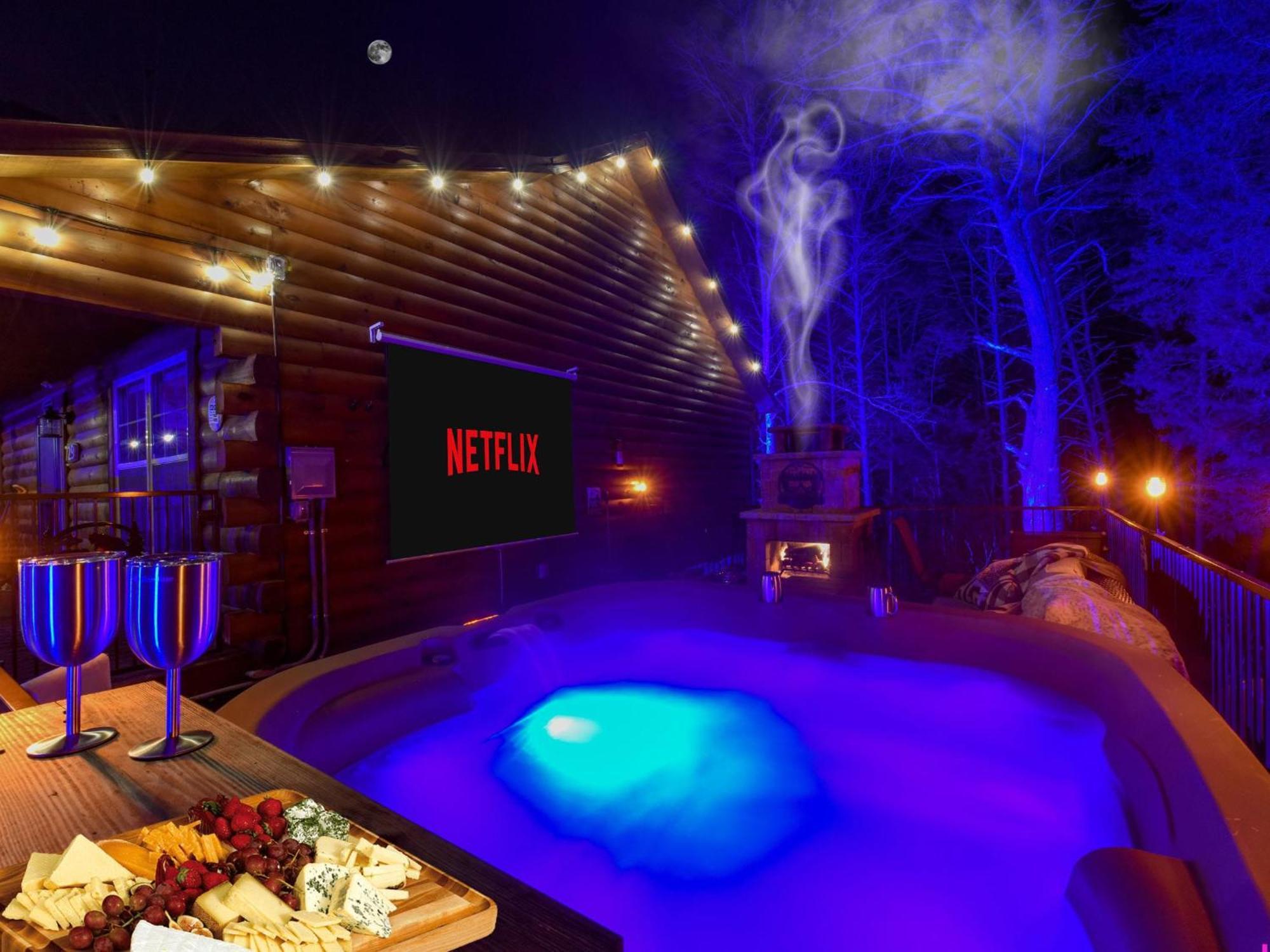 Enchanted Forest Cabin And Teepee! Lights & Laser Show! Private Hot Tub! Unique Stay! Sevierville Kültér fotó